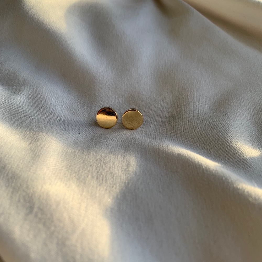 Gold earrings